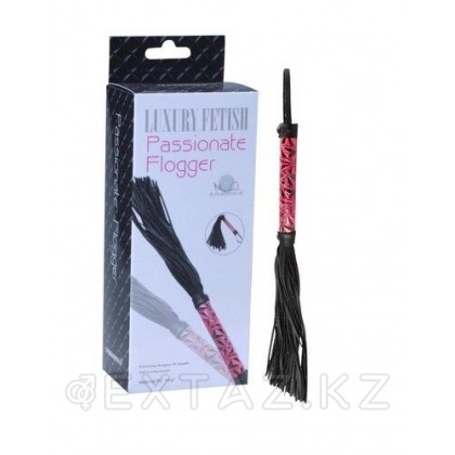 Плеть PASSIONATE FLOGGER (красная рукоять) от sex shop Extaz