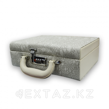 Код құлпы бар ұйымдастырушы Чемодан (былғары) сұр от sex shop Extaz фото 2