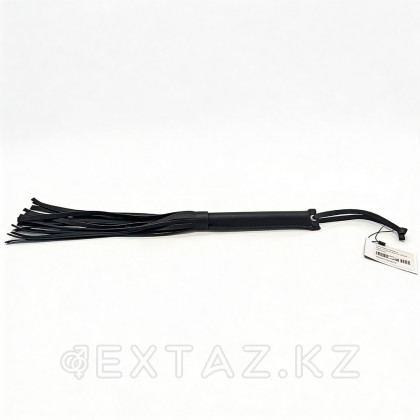 Қара сабы бар жасанды былғарыдан жасалған Флоггер от sex shop Extaz фото 3