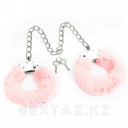 Оковы для ног с мехом FETISH PLEASURE розовые от sex shop Extaz фото 3