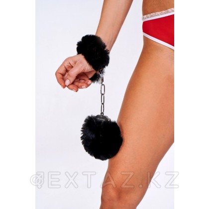 Үлпілдек қара жүні бар батыл кісендер (Be Mine) от sex shop Extaz фото 2