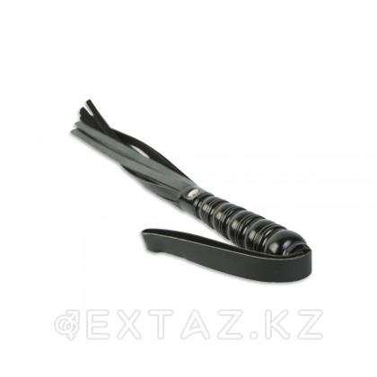Короткая плётка с множеством хвостов от sex shop Extaz фото 2