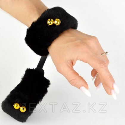 Қоңырауы бар кісендер, қара от sex shop Extaz